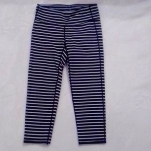 Athleta black leggings/capris size small